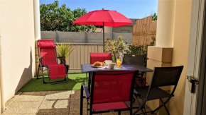 Studio terrasse en bord de mer avec garage